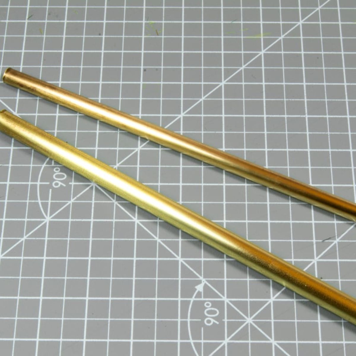AK Interactive Dioramas BRASS PIPES 2,2mm, 2 units