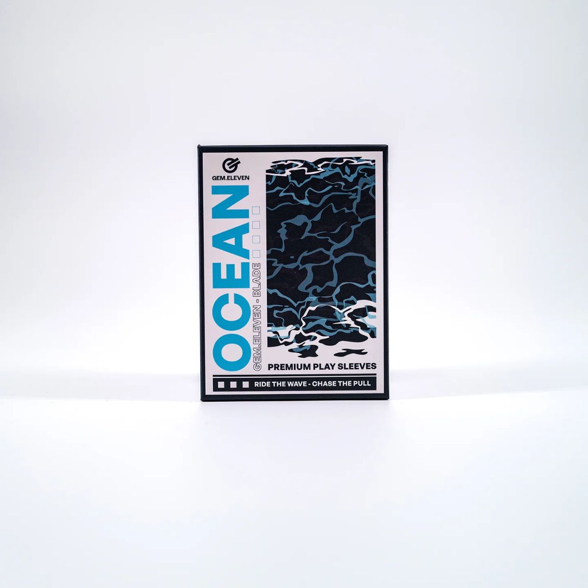 Gem.Eleven Blade Ocean Sleeves 100 Sleeves