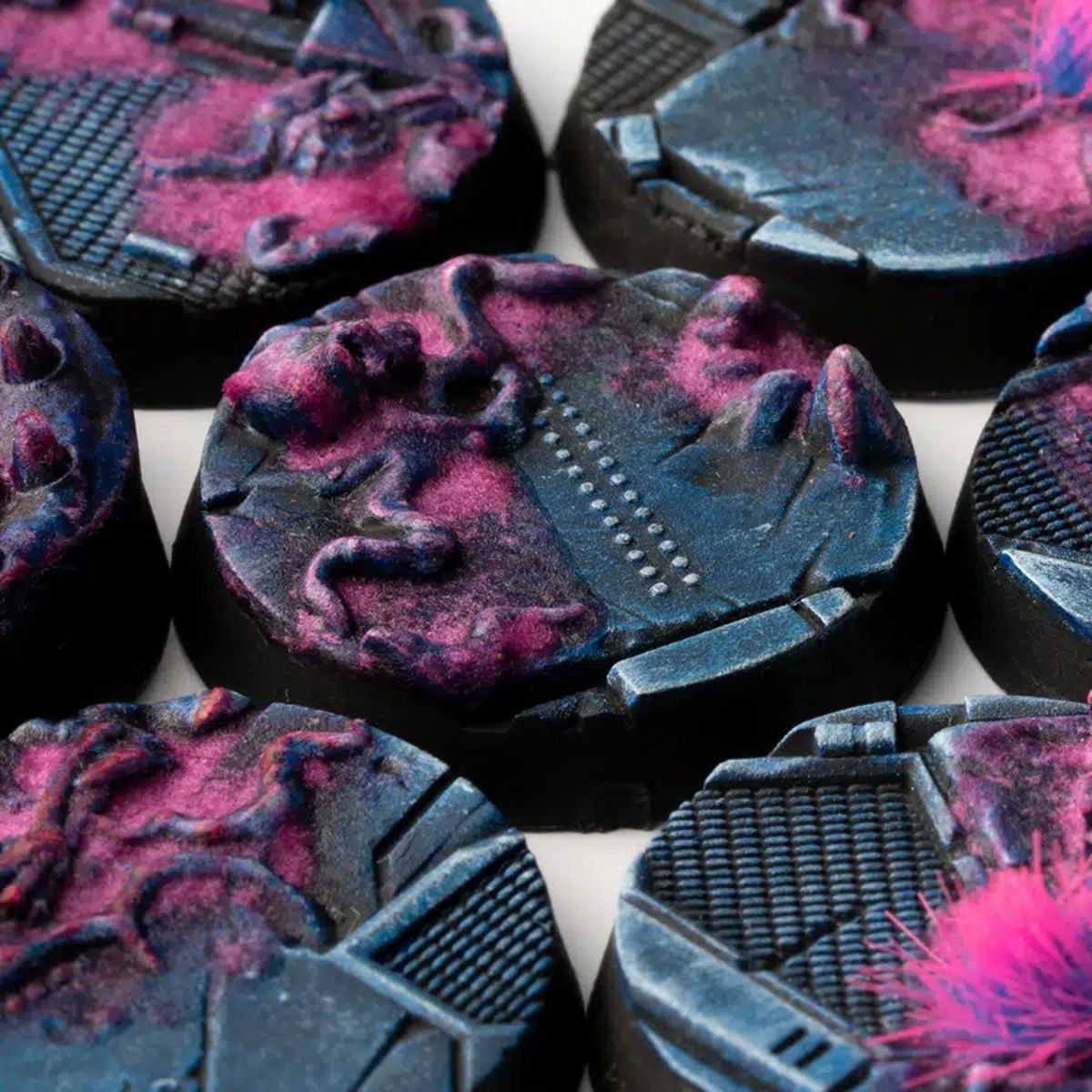 Gamers Grass Alien Infestation Bases, Round 25mm (x10)